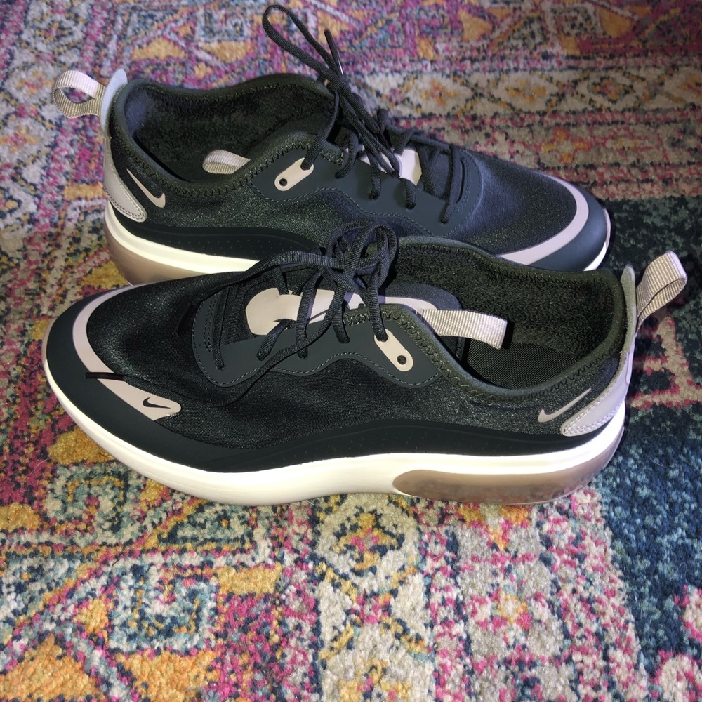 New in Box Nike Air Max Dia